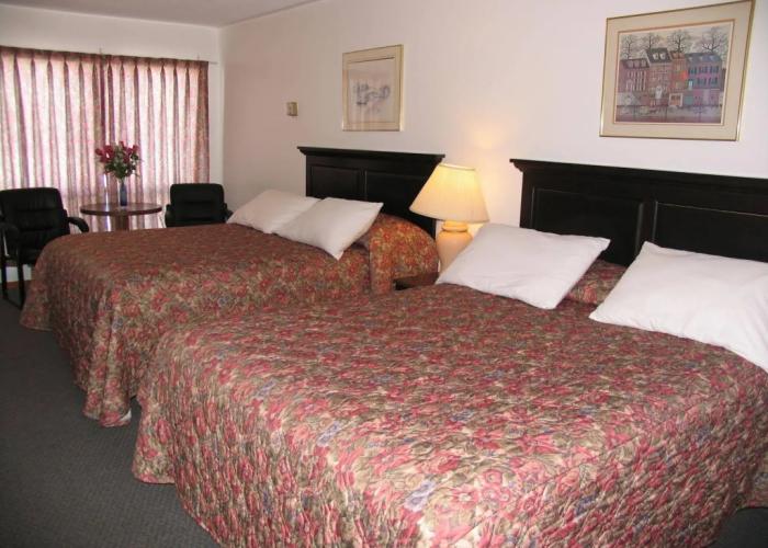 Seven Oakes Motel