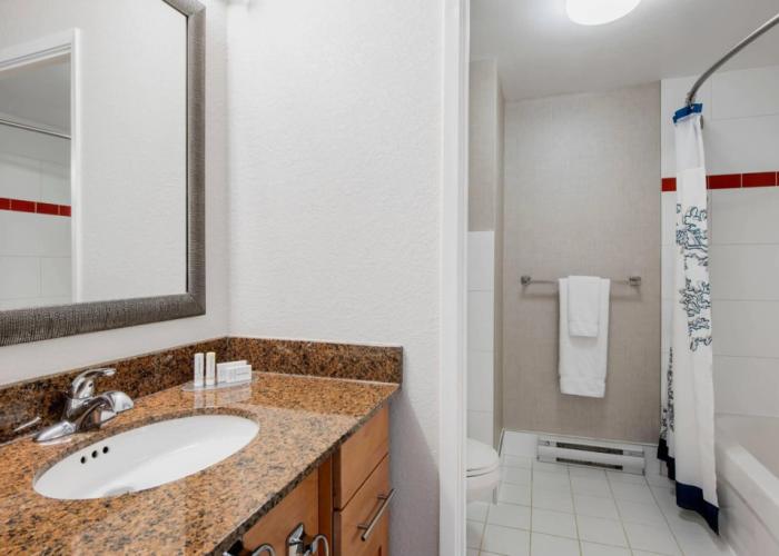 Residence Inn by Marriott Kingston Water's Edge