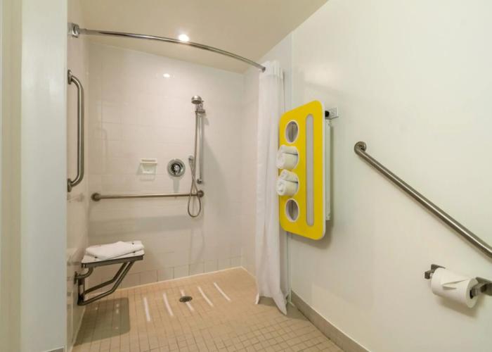 Motel 6 Kingston, ON
