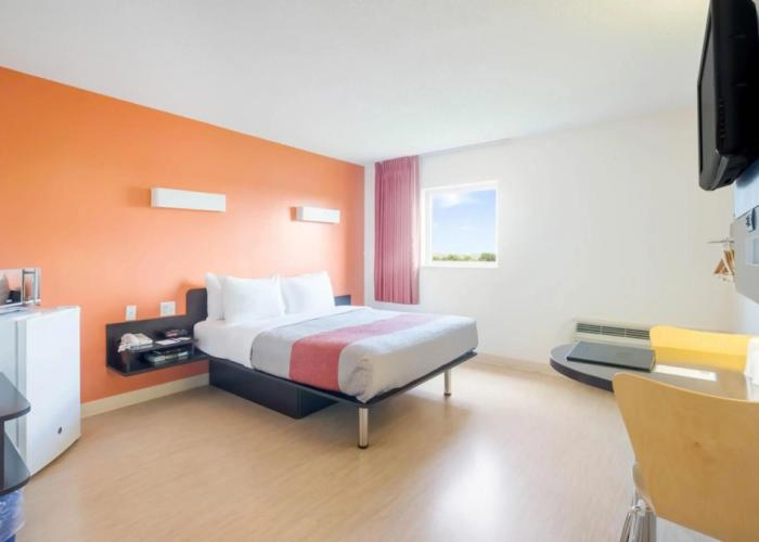 Motel 6 Kingston, ON