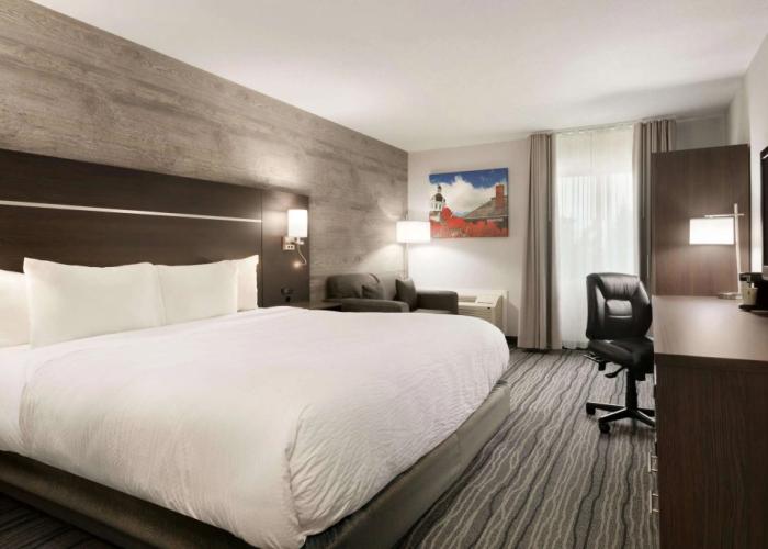 Days Inn by Wyndham Kingston