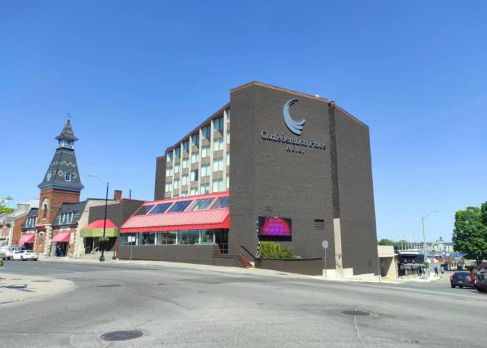 Confederation Place - Hotel