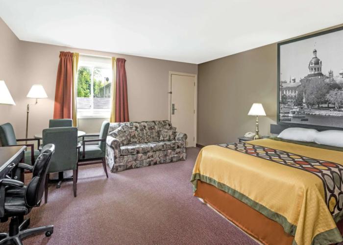 Super 8 by Wyndham Kingston