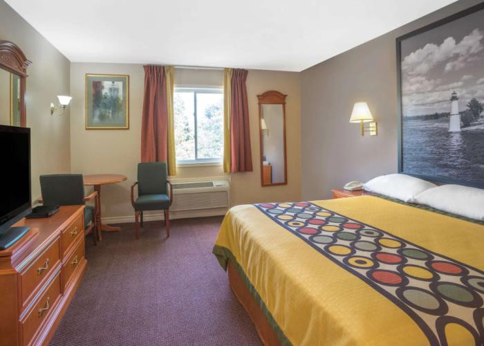 Super 8 by Wyndham Kingston