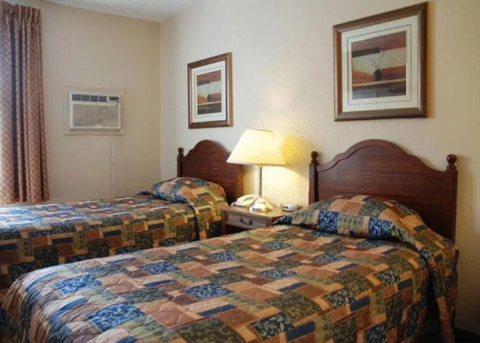Commons Inn
