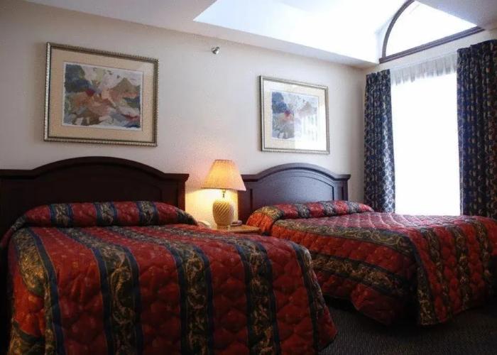 Commons Inn