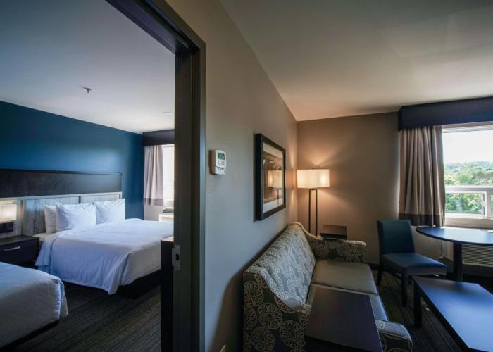 Best Western Plus Chocolate Lake Hotel