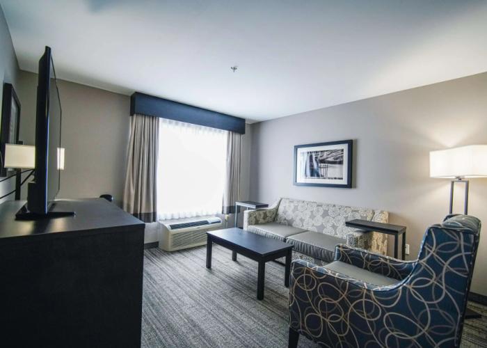Best Western Plus Chocolate Lake Hotel