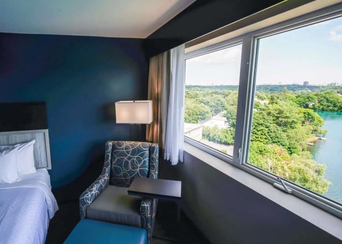 Best Western Plus Chocolate Lake Hotel