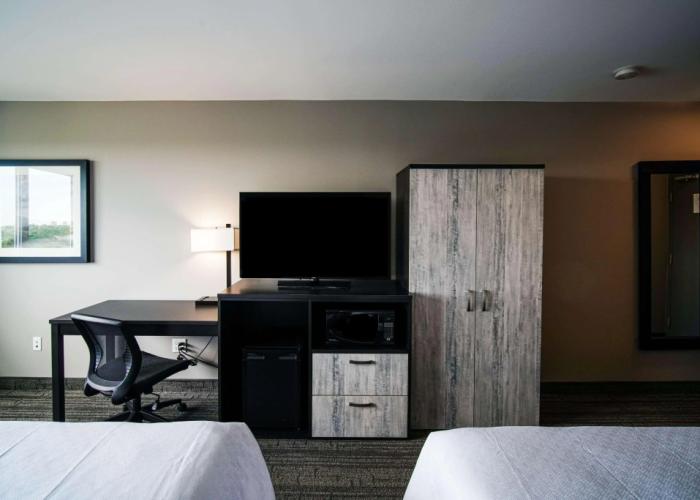 Best Western Plus Chocolate Lake Hotel