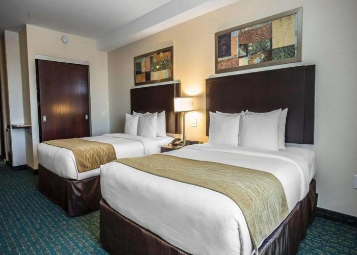 Comfort Hotel Bayer's Lake