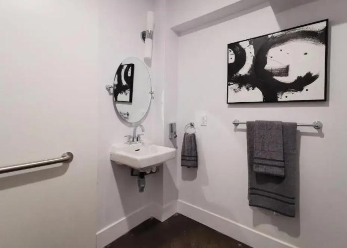 Cameo Hotel and Suites