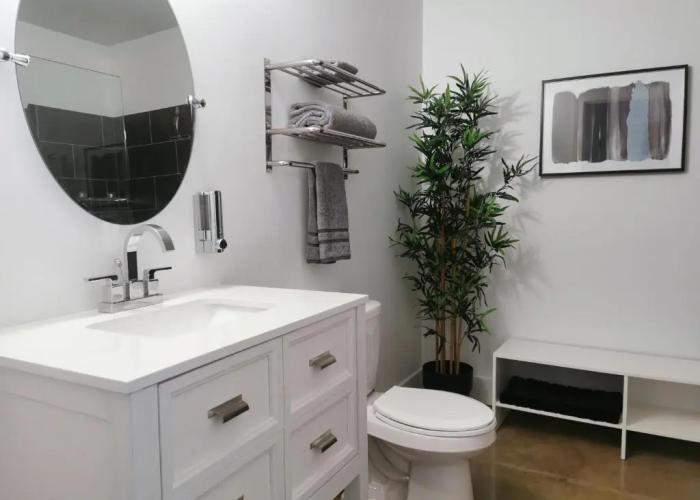 Cameo Hotel and Suites