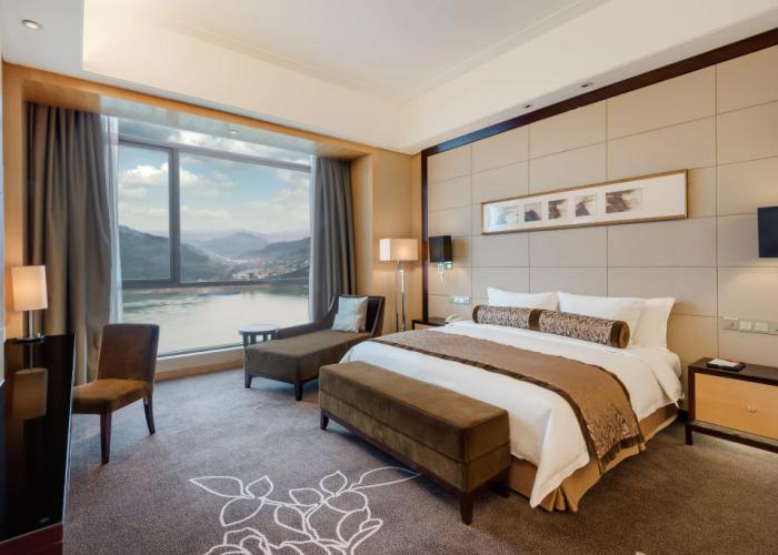 Crowne Plaza Yichang by IHG