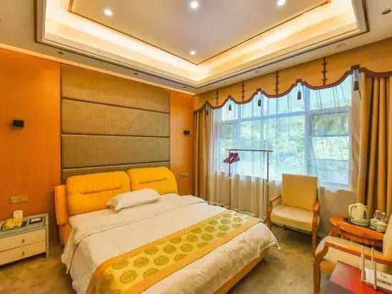 Longquan Hotel