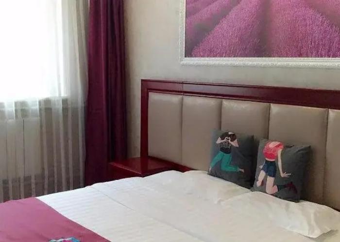 Pai Hotel Yining Huarui Hanren Street Dabazha