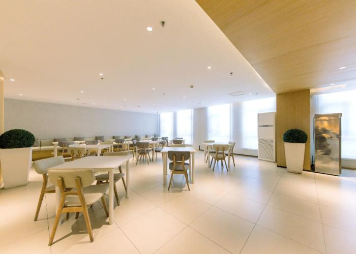 Ji Hotel Yining Shanghai City