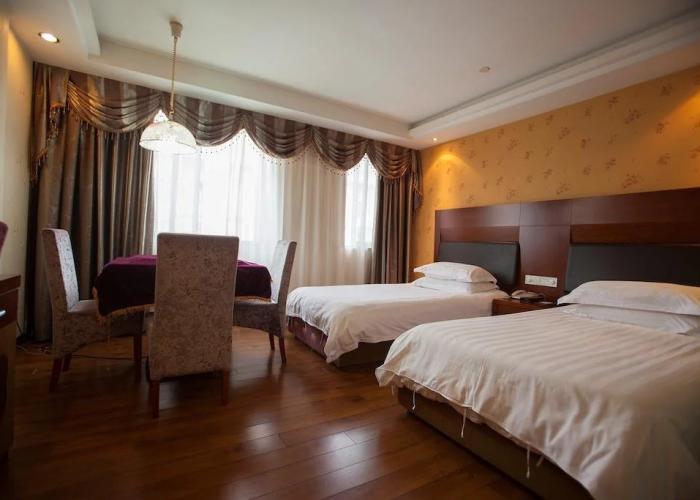 Yiwu Luck Bear Hotel
