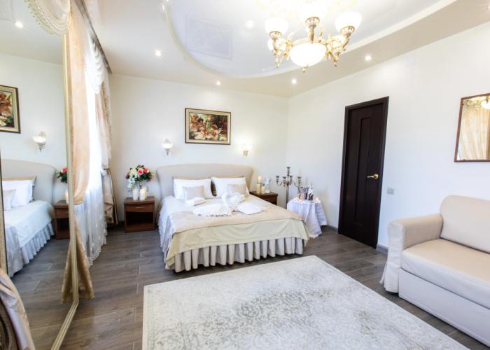 Lena Hotel