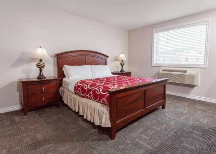 Super 8 by Wyndham Kirkland Lake