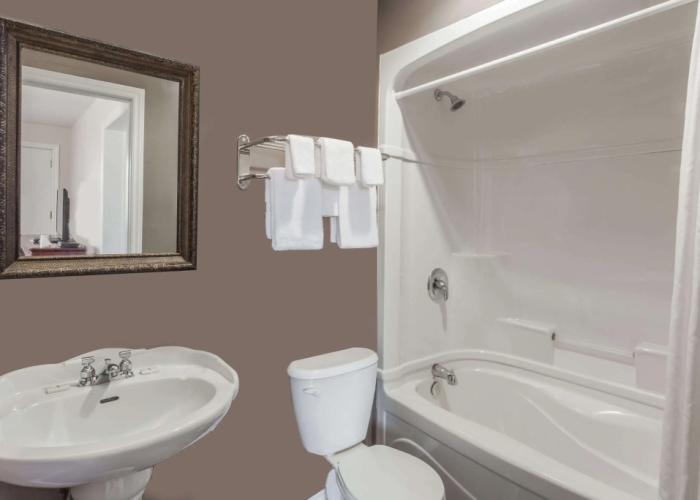 Super 8 by Wyndham Kirkland Lake