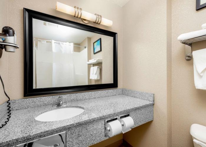 Home Inn and Suites Lloydminster