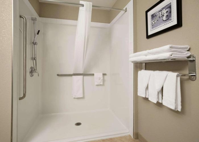 Home Inn and Suites Lloydminster