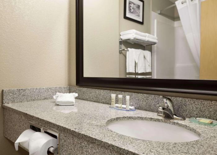Home Inn and Suites Lloydminster