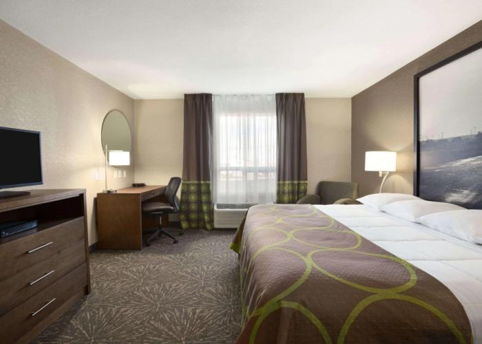 Home Inn and Suites Lloydminster