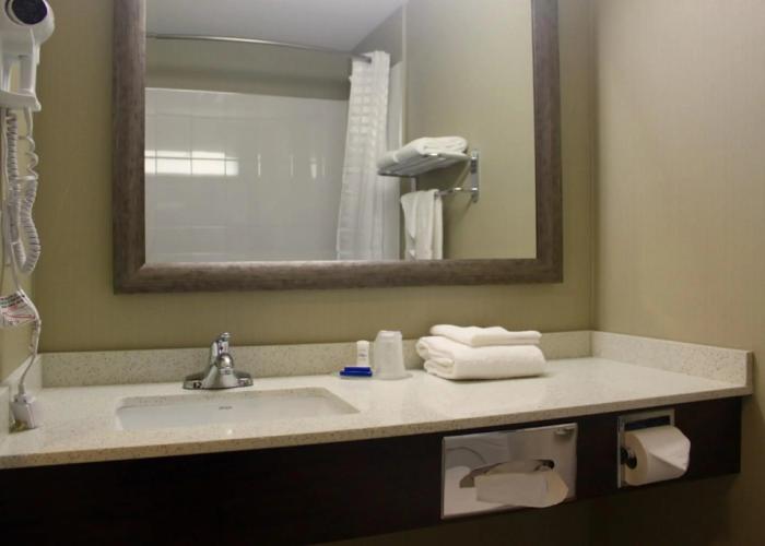 Meridian Inn & Suites Lloydminster