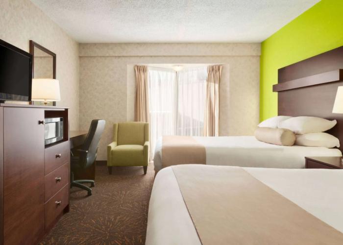 Travelodge by Wyndham Lloydminster
