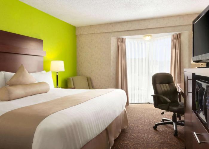 Travelodge by Wyndham Lloydminster