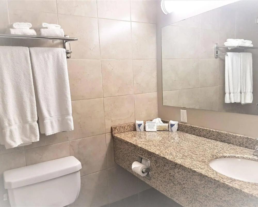 фото BCMInns Lloydminster