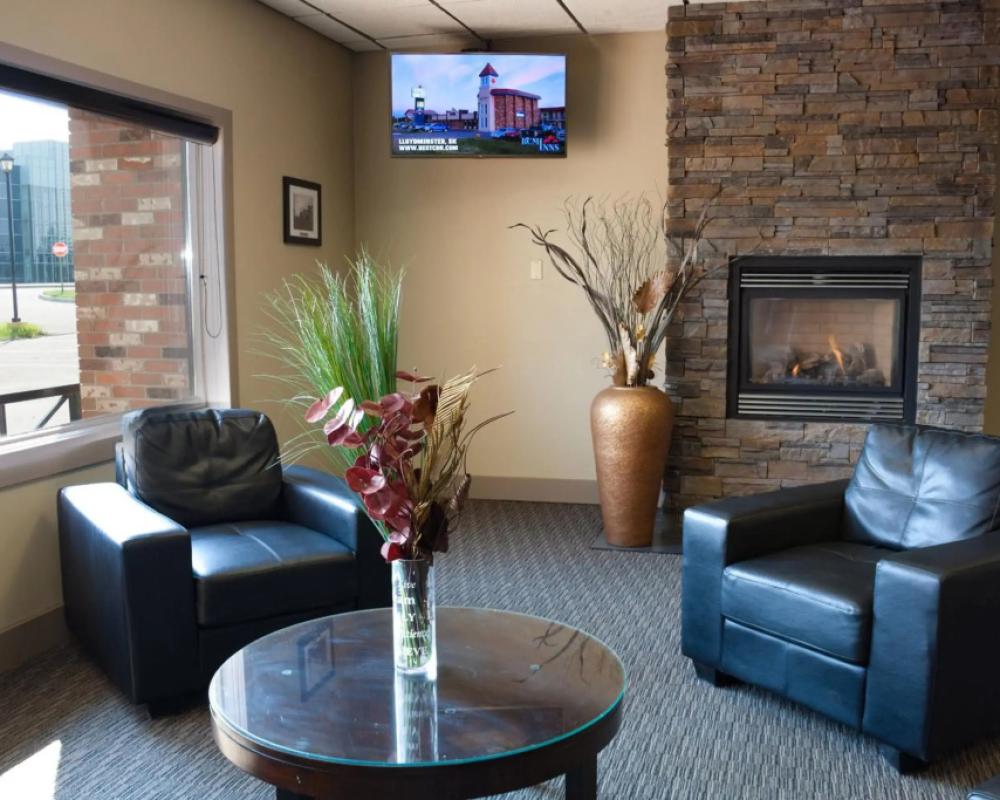 фото BCMInns Lloydminster