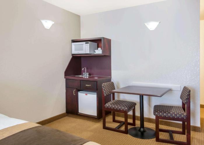 Ramada by Wyndham Lloydminster