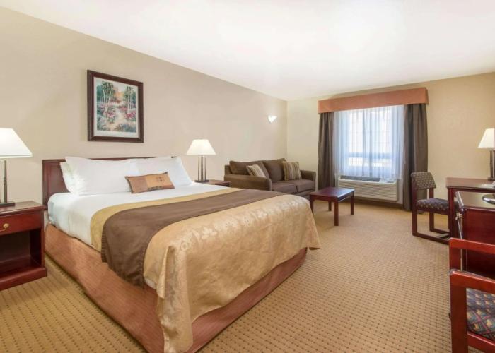 Ramada by Wyndham Lloydminster