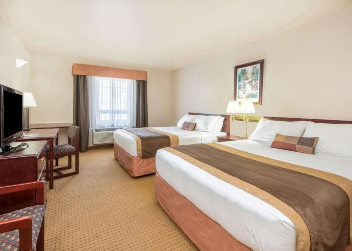 Ramada by Wyndham Lloydminster
