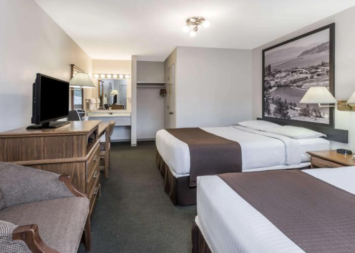 Super 8 by Wyndham Kelowna BC