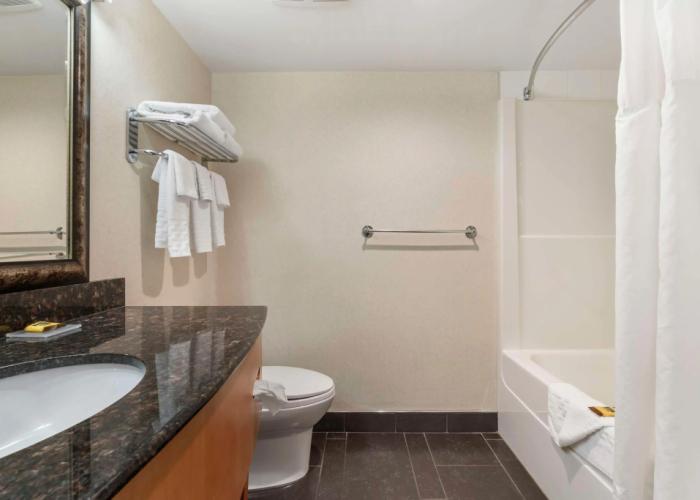 Best Western Plus Kelowna Hotel & Suites