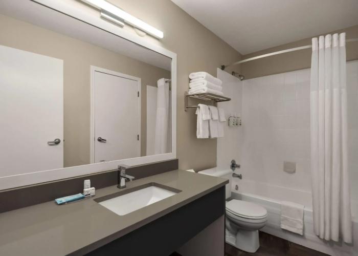 Days Inn by Wyndham Kelowna