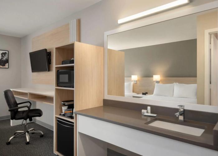 Days Inn by Wyndham Kelowna