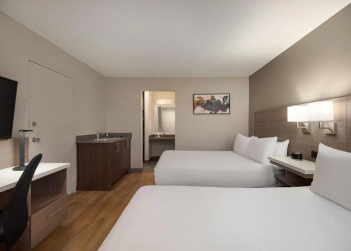 Days Inn by Wyndham Kelowna