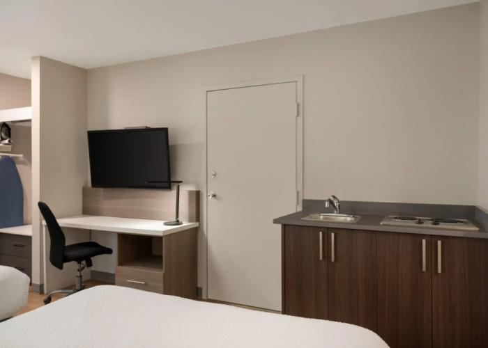 Days Inn by Wyndham Kelowna