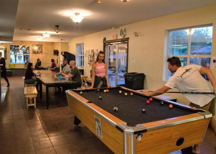 HI Kelowna Hostel