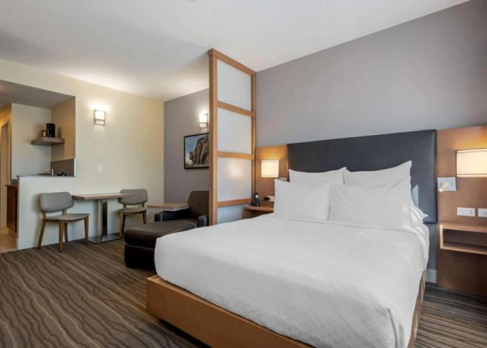 Best Western Plus Sawridge Suites