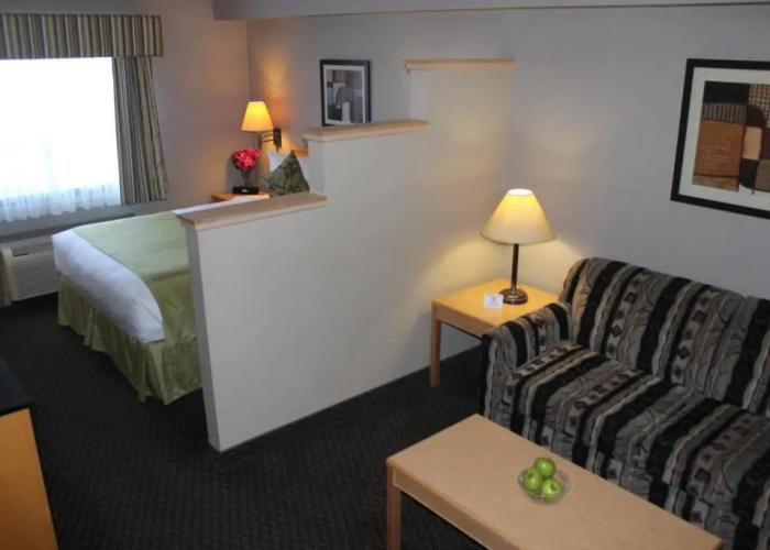 Travelodge by Wyndham Fort McMurray