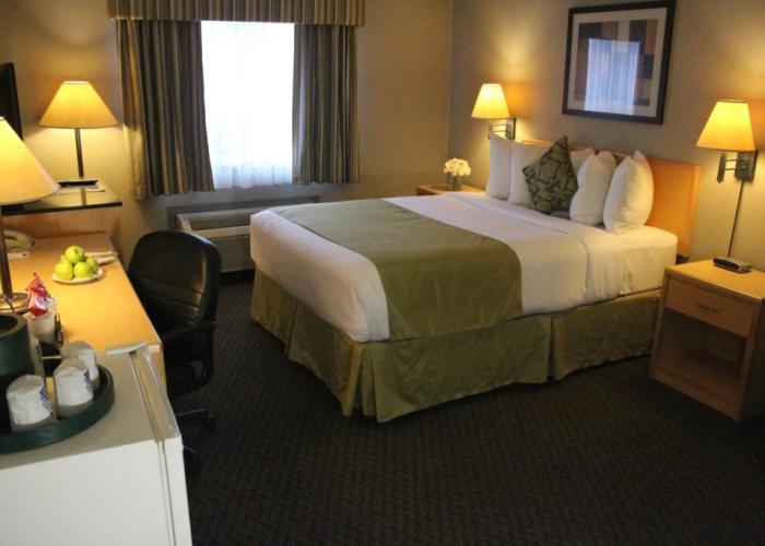 Travelodge by Wyndham Fort McMurray
