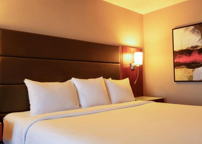 Radisson Hotel & Suites Fort McMurray