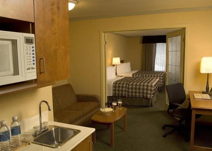 Merit Hotel & Suites