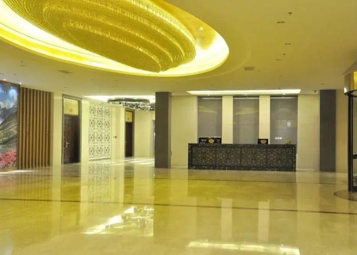 Yanji Changbaisong Hotel